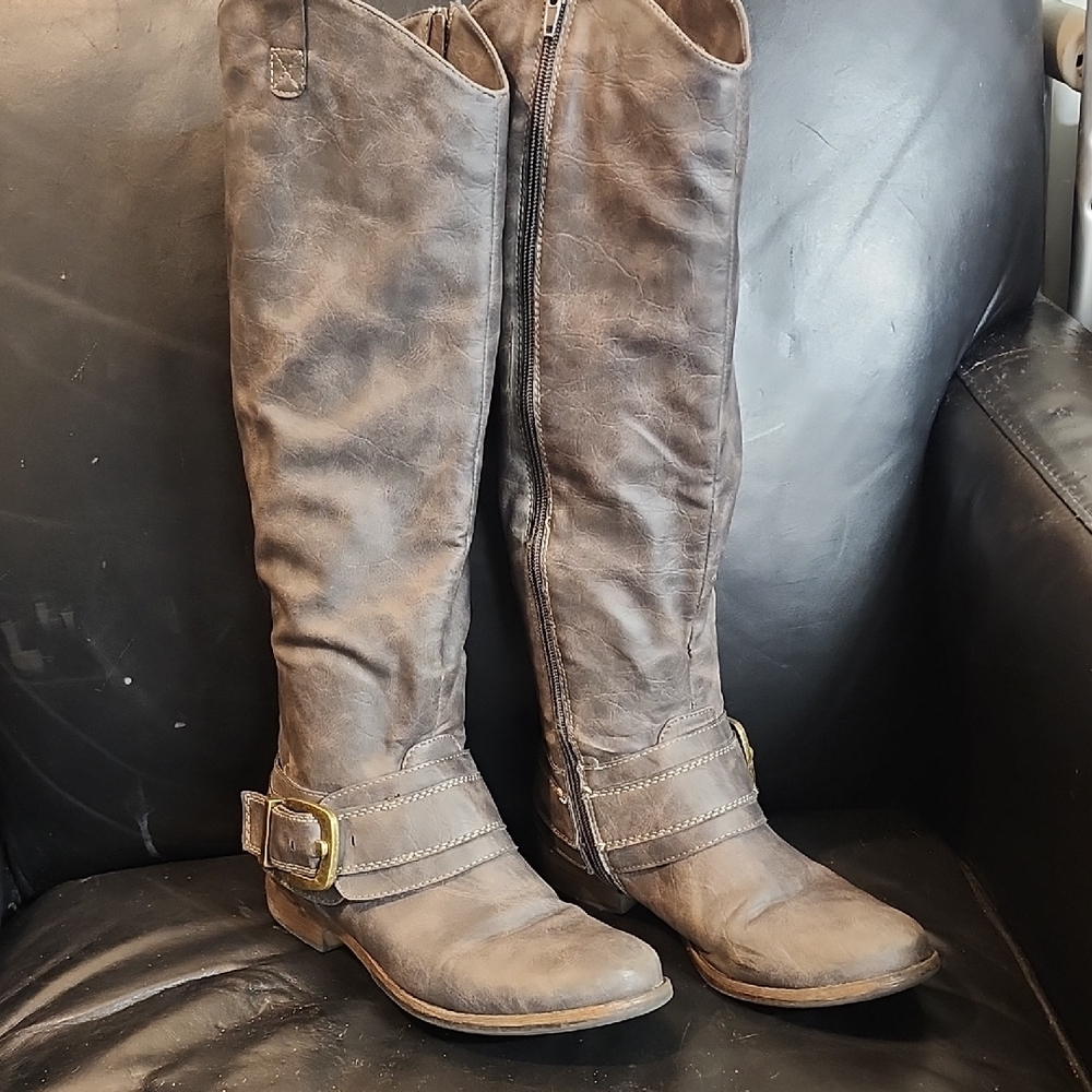 Ruff Hewn Vintage Gray Heeled Boots